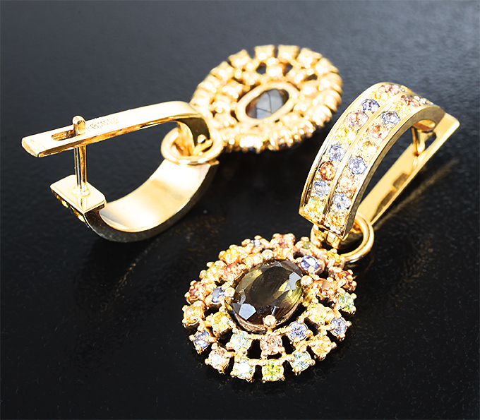 Комплект с андалузитами 2,62 карата и разноцветными сапфирами