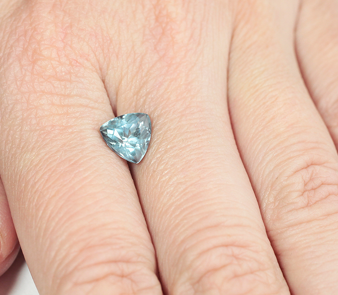 Голубой апатит 2,48 карата