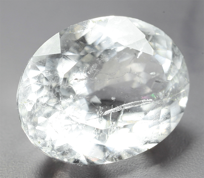 Редкий поллуцит 3,63 карата