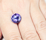 Чистейший крупный танзанит 7,97 карата