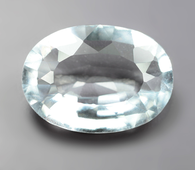 Аквамарин высокой чистоты 1,9 карата