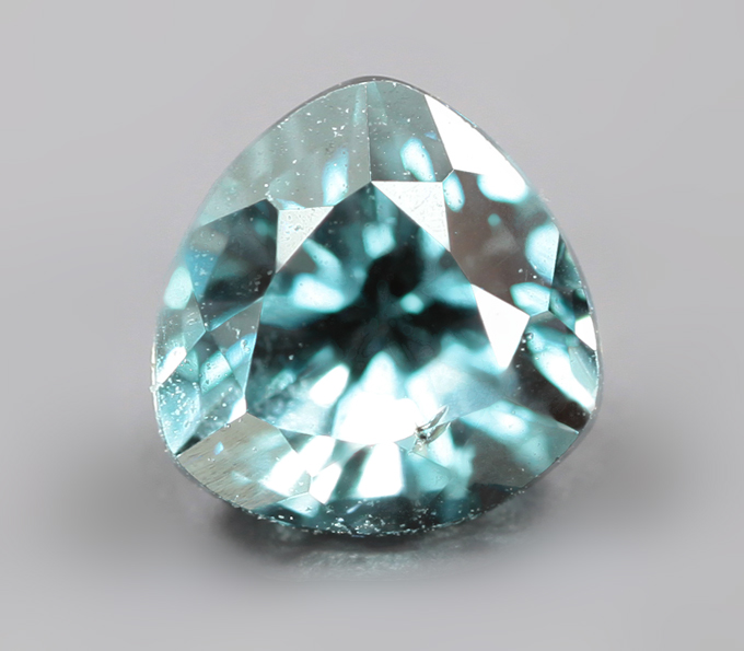 Синяя шпинель 0,35 карата