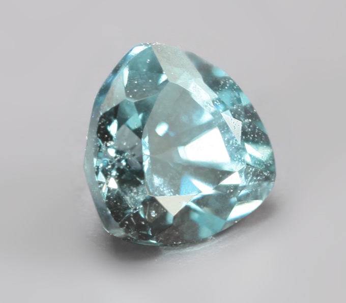 Синяя шпинель 0,35 карата