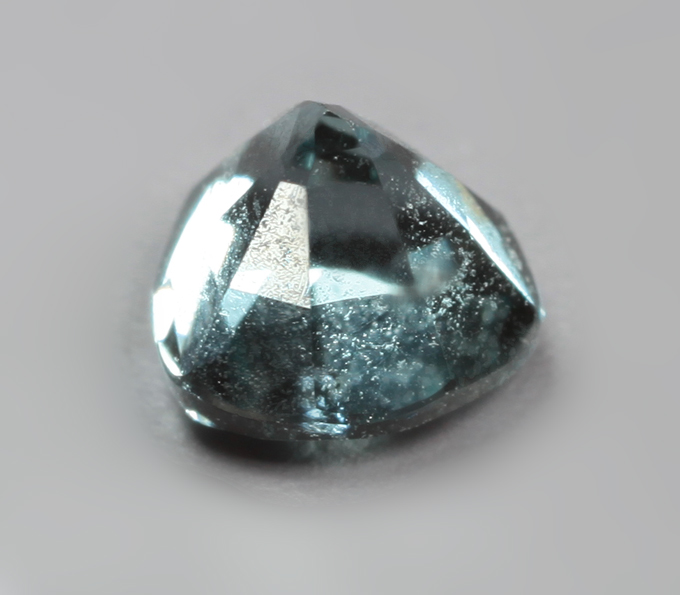 Синяя шпинель 0,35 карата