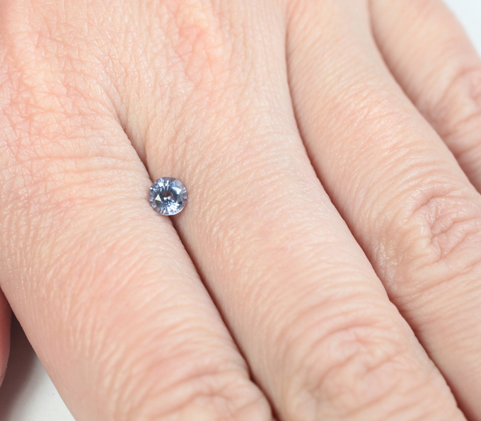 Синяя шпинель 0,41 карата