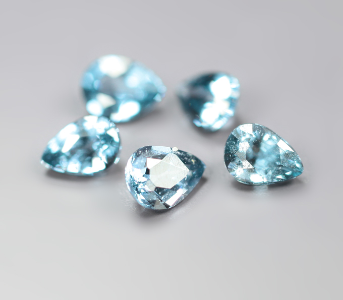 Набор из 5 синих шпинелей 0,45 карата