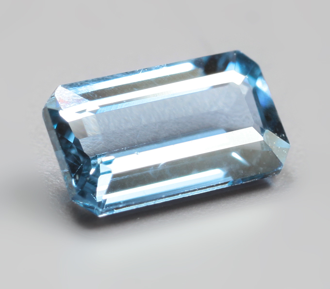 Синяя шпинель 0,5 карата