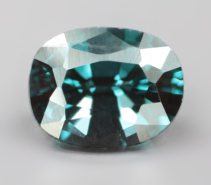 Насыщенно-синяя шпинель 0,64 карата