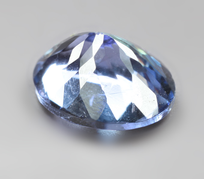 Полихромный цоизит высокой чистоты 1,62 карата