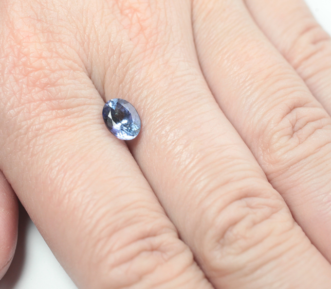 Полихромный цоизит высокой чистоты 1,62 карата