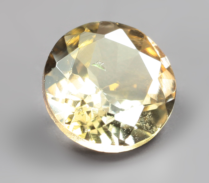 Желтый цоизит 0,89 карата