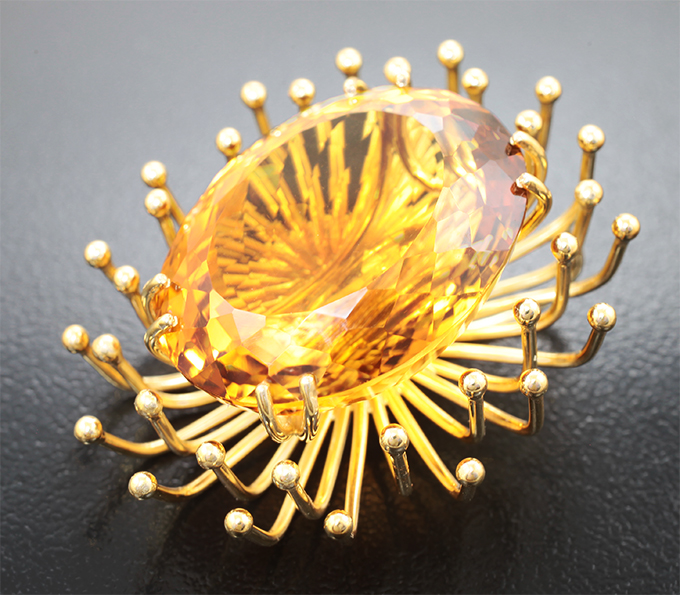 Кулон с крупным чистейшим цитрином 42,67 карата