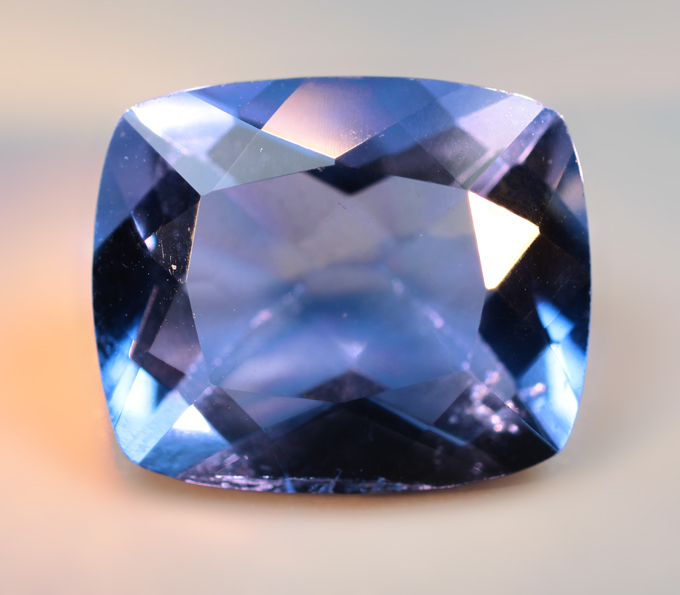 Флюорит со сменой цвета 6,45 карата