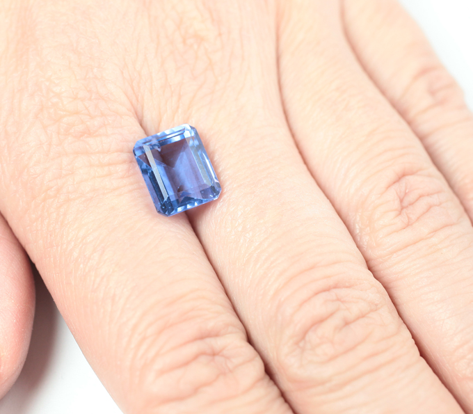 Флюорит со сменой цвета 6,4 карата