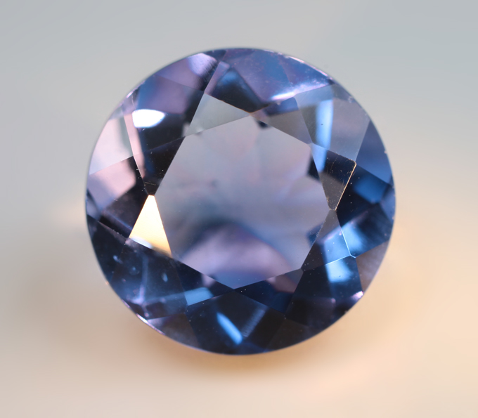 Флюорит со сменой цвета 5,91 карата