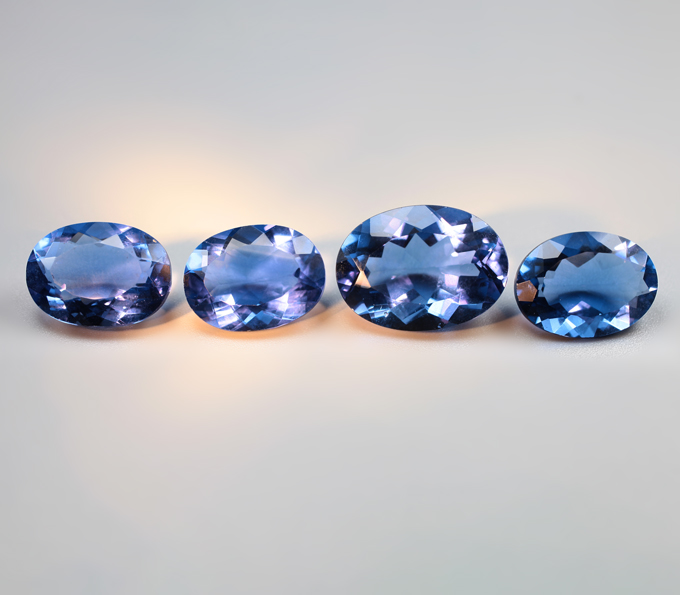 Крупный! Набор из 4 флюоритов со сменой цвета 38,75 карата