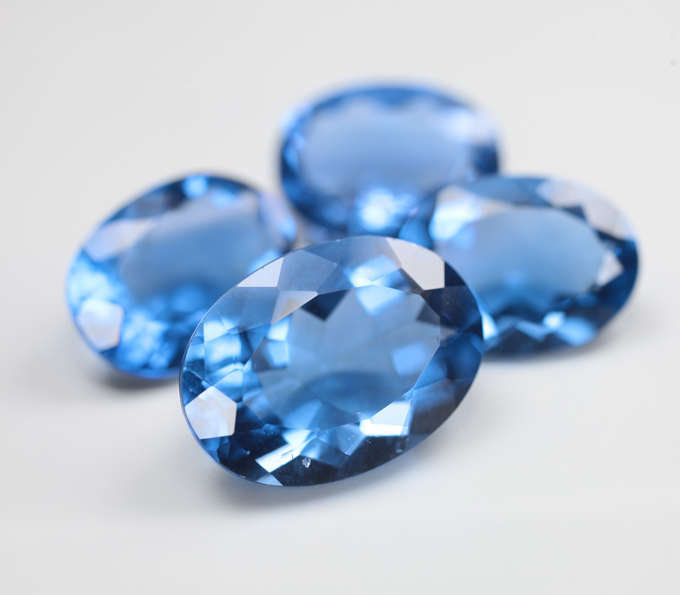 Крупный! Набор из 4 флюоритов со сменой цвета 38,75 карата