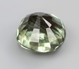 Перидот с включениями рутила 4,17 карата