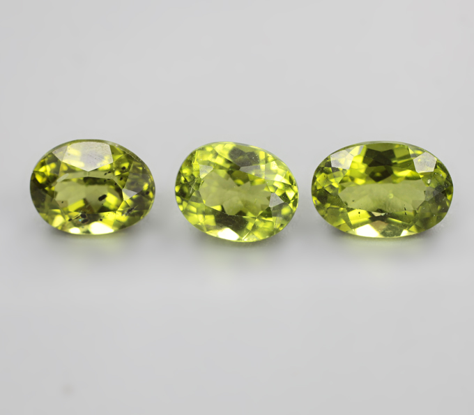 Набор из 3 перидотов 9,01 карата