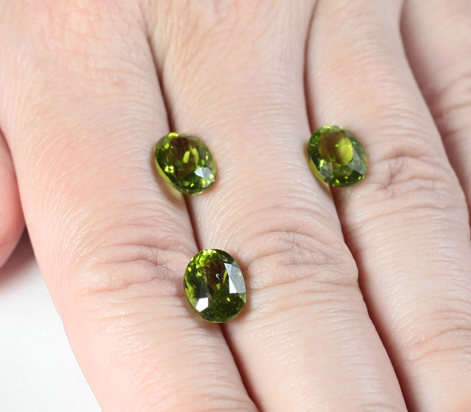 Набор из 3 перидотов 9,01 карата