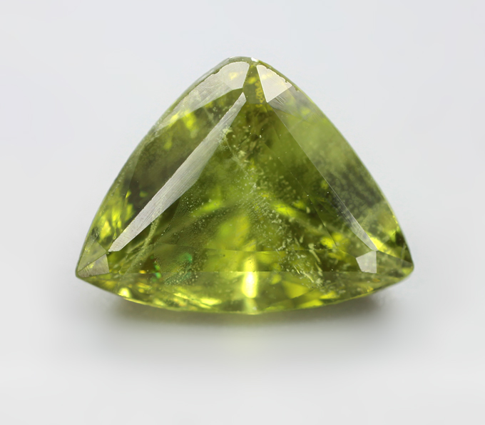 Перидот 4,28 карата