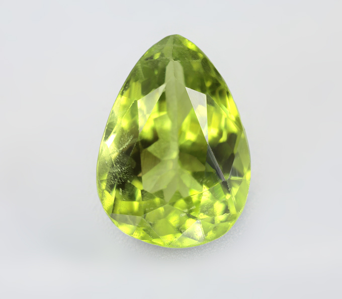 Перидот 4,83 карата