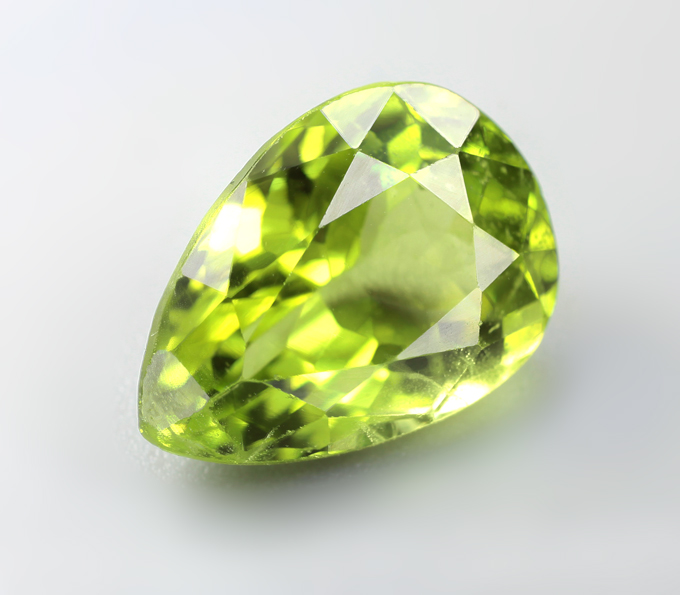 Перидот 4,83 карата