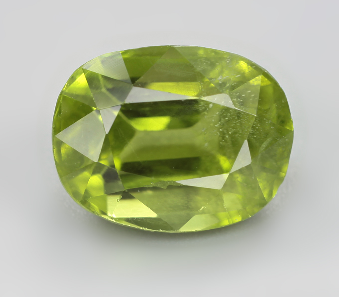 Перидот 5,46 карата