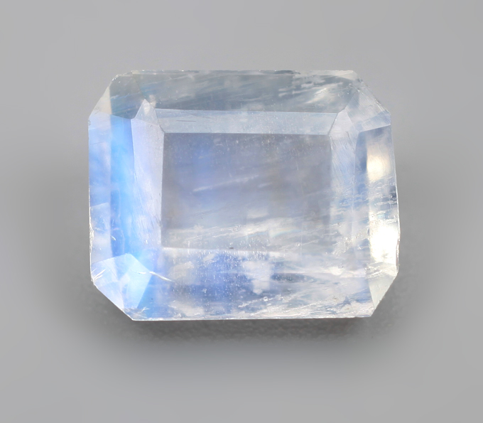 Ограненный лунный камень 1,27 карата