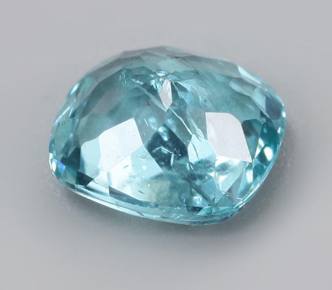 Неоново-голубой апатит 3,05 карата