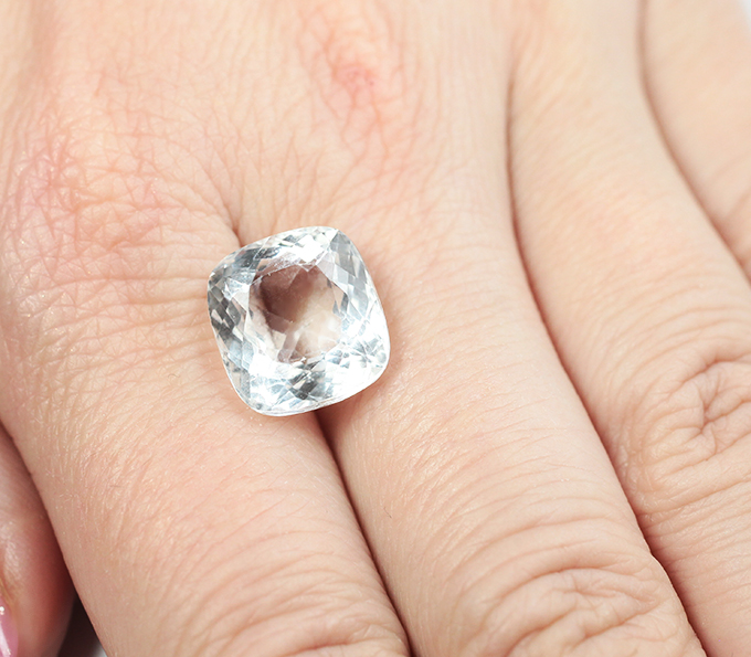 Гошенит высокой чистоты 9,46 карата