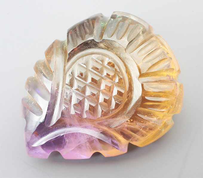 Крупный! Резной аметрин 112,2 карата