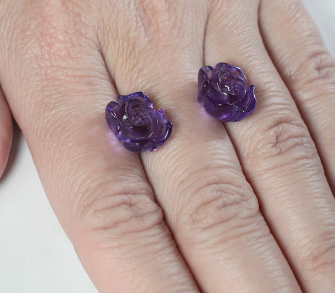 Пара резных аметистов 15,74 карата