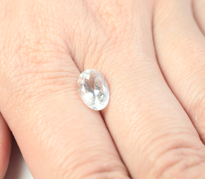 Ограненный лунный камень 2,28 карата