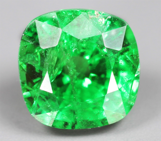 Неоново-зеленый цаворит 1,41 карата