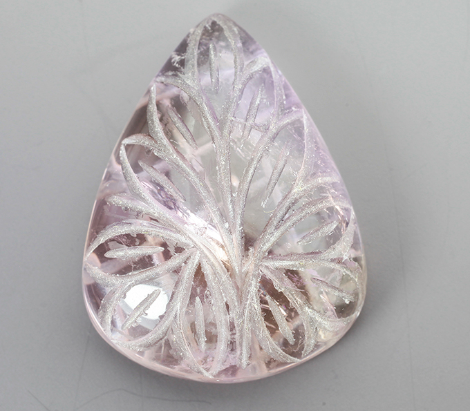 Крупный резной аметрин 45,31 карата
