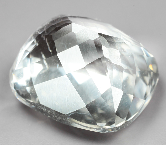 Крупный гошенит 15,21 карата