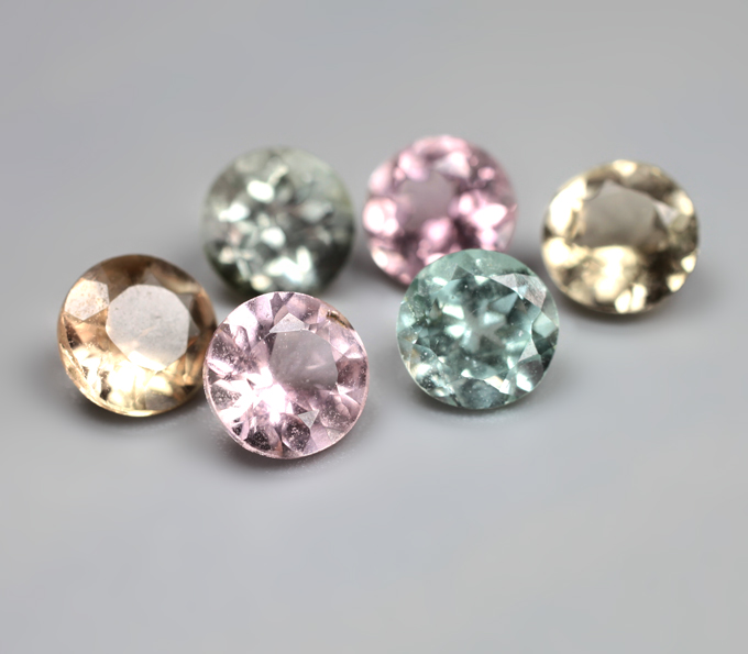 Набор из 6 разноцветных турмалинов 5,27 карата
