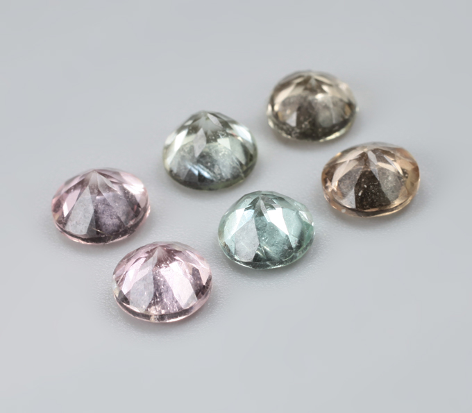 Набор из 6 разноцветных турмалинов 5,27 карата