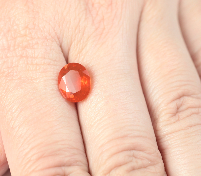 Чистейший мексиканский ограненный «огненный» опал 1,82 карата