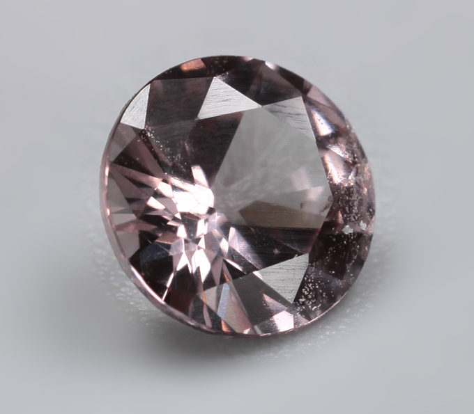 Гранат со сменой цвета 0,55 карата