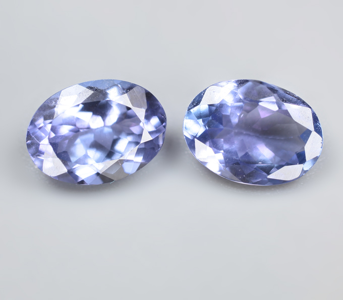 Пара чистейших танзанитов 2,18 карата