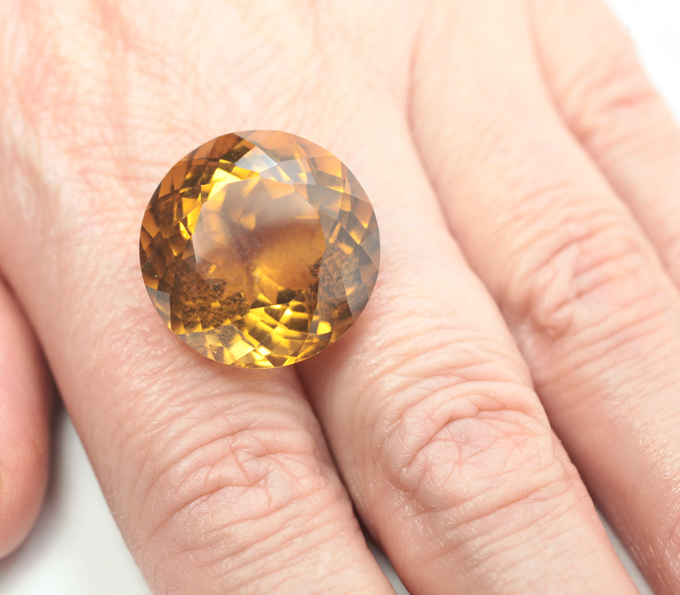 Чистейший насыщенный крупный цитрин 31,13 карата