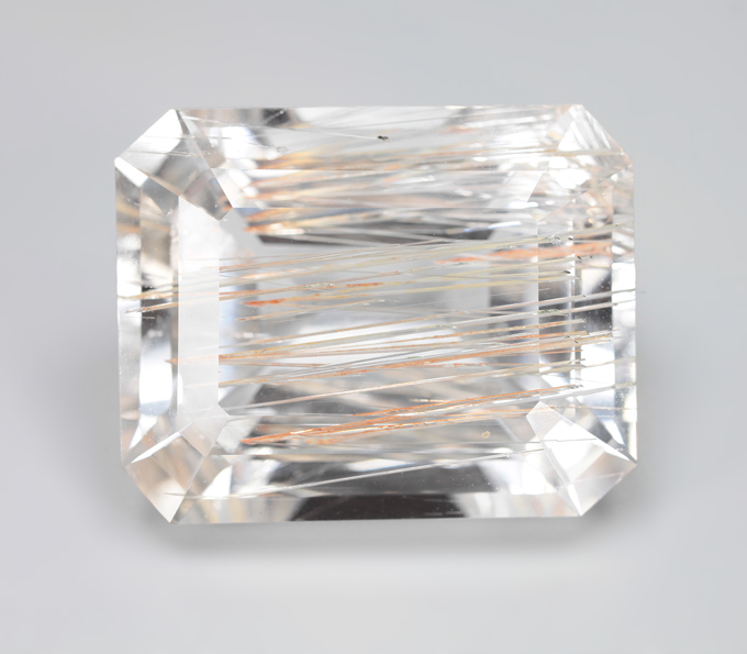 Крупный! Редкий бесцветный топаз с рутилом 83,45 карата!