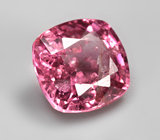 "Неоновая" розовая шпинель 1,35 карата