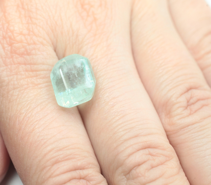 Уральский голубовато-зеленый берилл 10,4 карата