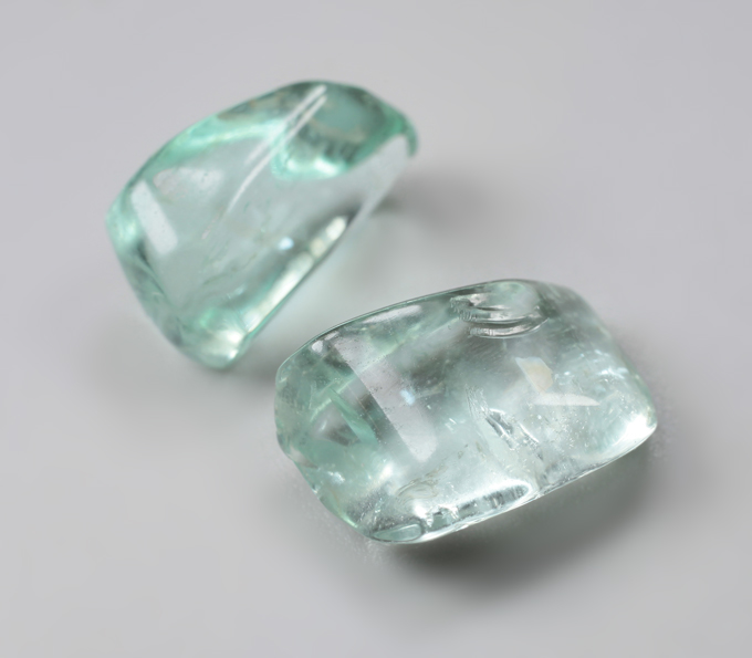 Пара уральских голубовато-зеленых бериллов 10,42 карата