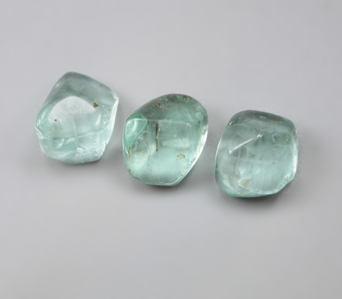 Набор из 3 уральских голубовато-зеленых  бериллов 13,25 карата