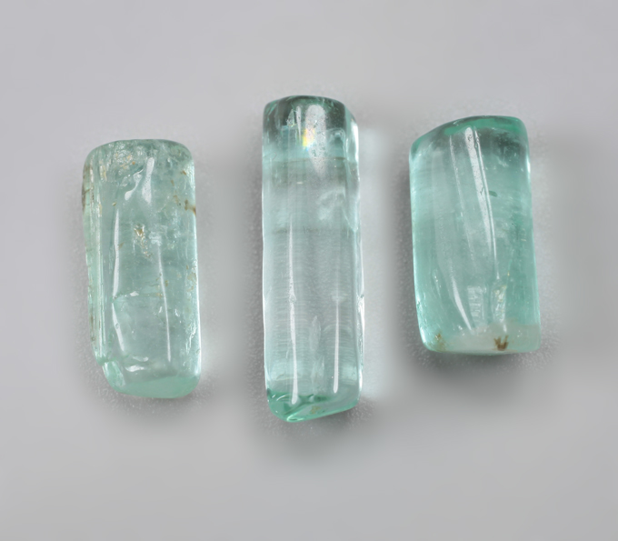 Набор из 3 уральских голубовато-зеленых бериллов 10,05 карата