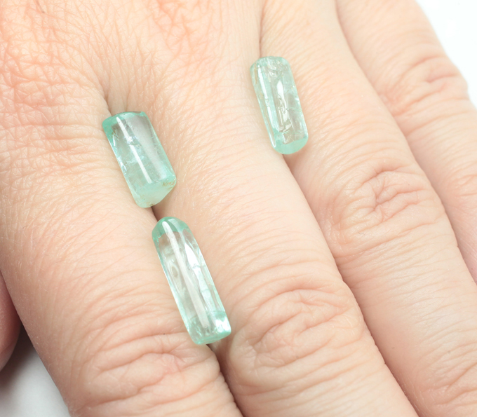 Набор из 3 уральских голубовато-зеленых бериллов 10,05 карата